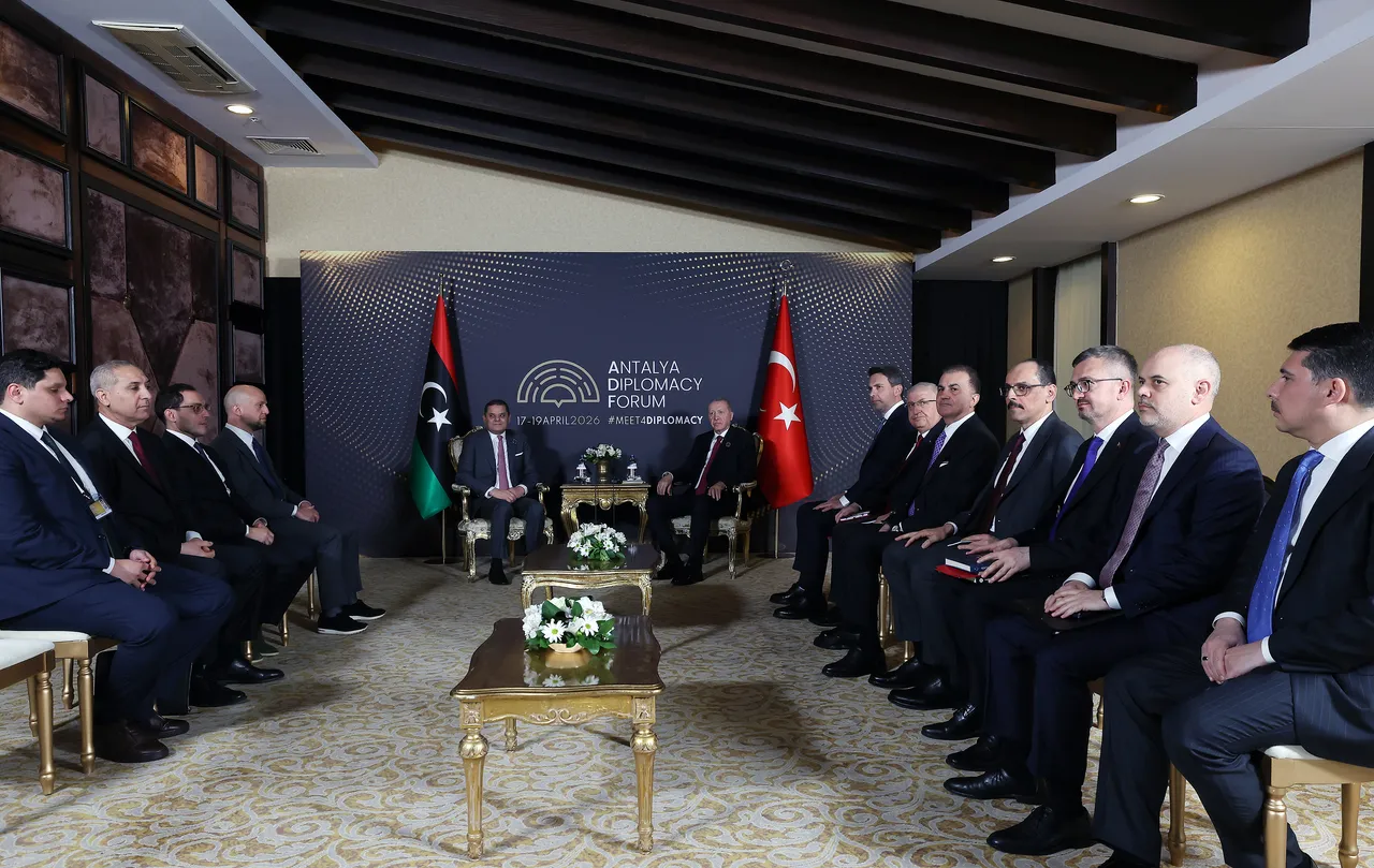 أردوغان يعقد سلسلة لقاءات مع قادة ومسؤولين دوليين في اليوم الثاني من منتدى أنطاليا الدبلوماسي