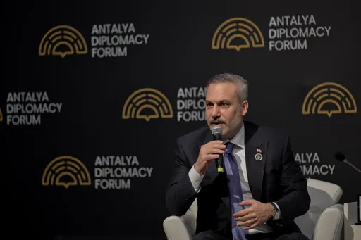 فيدان: نتنياهو يستخدم مسألة الأمن ذريعة لمحاولة الاستيلاء على مزيد من الأراضي