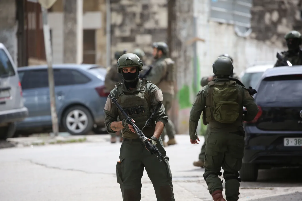 الضفة.. استشهاد فلسطيني برصاص جيش الاحتلال واعتقال اثنين آخرين