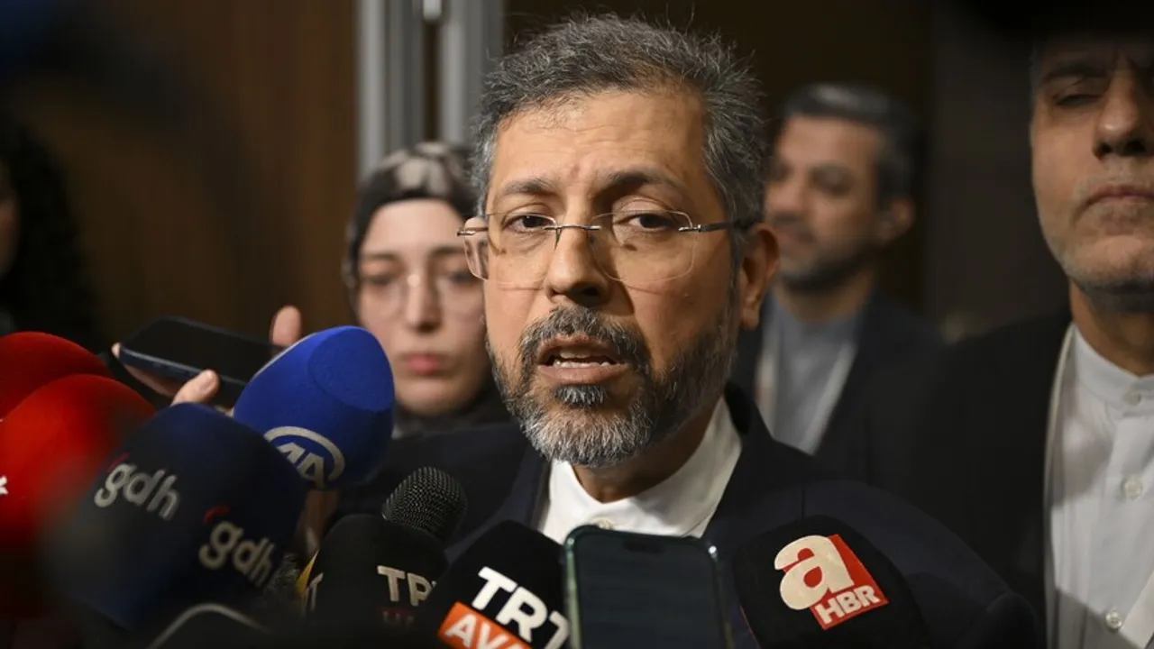 إيران تؤكد التزامها بالدبلوماسية رغم "حساسية الوضع" وتدعو واشنطن إلى وقف العدوانية