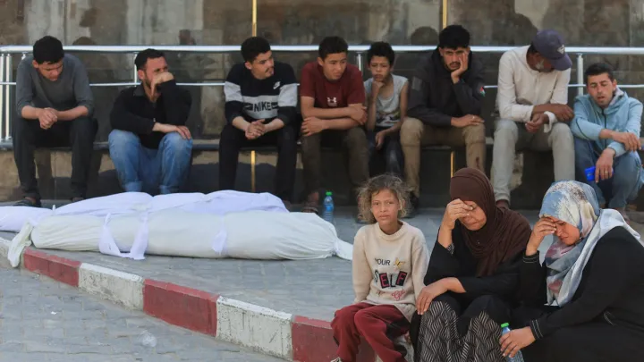 غزة.. 18 ألف شخص ينتظرون العلاج وارتفاع حصيلة شهداء الإبادة إلى 72 ألفاً و551