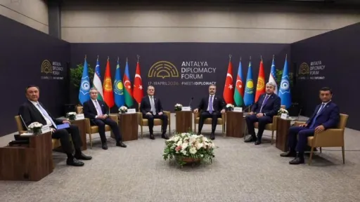 نشست غیررسمی وزیران امور خارجه سازمان دولت‌های ترک در حاشیه مجمع دیپلماسی آنتالیا