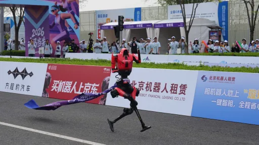 Robot, competing against humans, 'breaks' world record at Beijing half-marathon