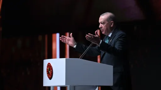 الرئيس أردوغان يجري لقاءات مكثفة في منتدى أنطاليا ويبحث ملفات إقليمية ودولية