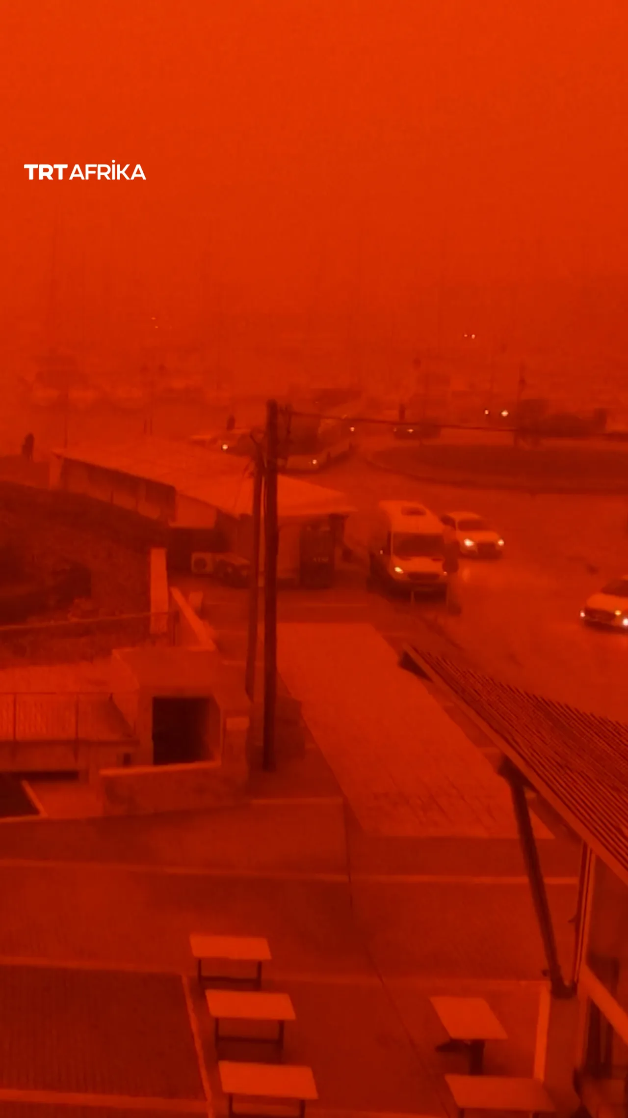 Kura mai launin ruwan goro da ta taso daga sahara ta lullube Tsibirin Crete na Girka