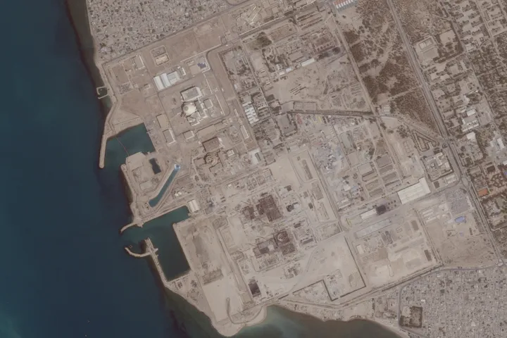 Russia prepares final evacuation of staff from Iran's Bushehr nuclear plant