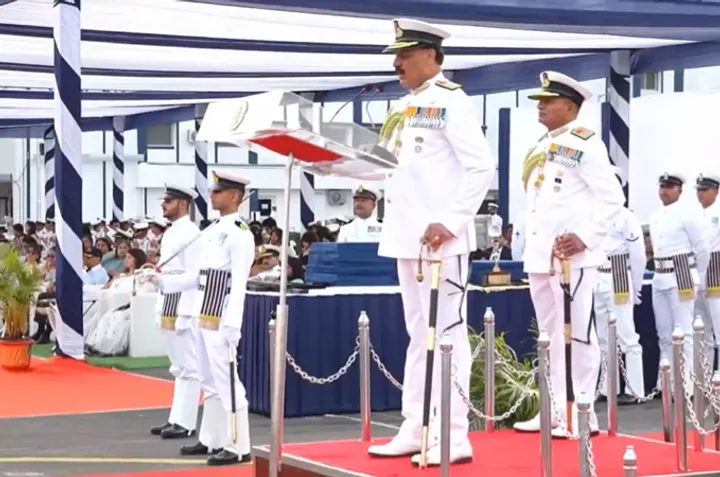 नौसेना प्रमुख का दावा: पाकिस्तान पर समुद्र से कार्रवाई के करीब थी भारतीय नौसेना