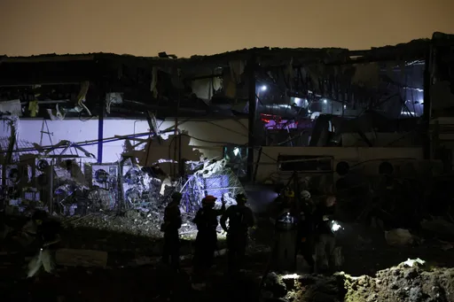 إصابات وأضرار وسط إسرائيل بصواريخ إيرانية.. وهجمات تستهدف 3 دول خليجية