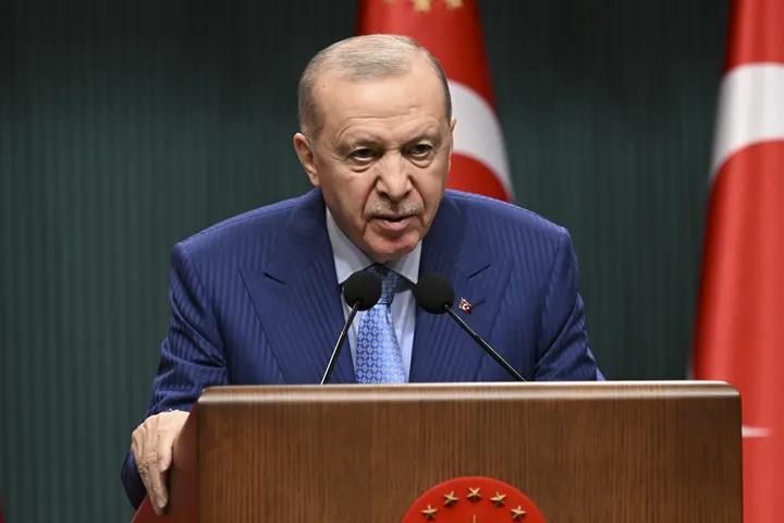 أردوغان يعلن عن إجراءات صارمة لتشديد عقوبات حيازة السلاح ومواجهة العنف الإعلامي