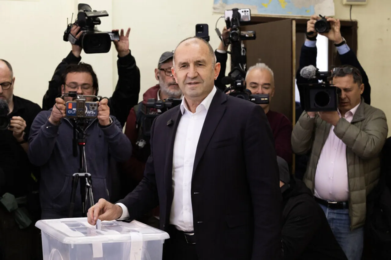 Румен Радев, поранешниот бугарски претседател и шеф на воздухопловните сили, се враќа на власт