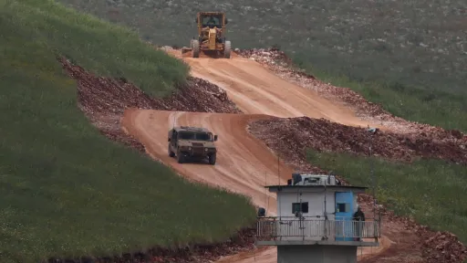 İzrail armiyäse, utnı tuqtatuğa qaramastan, könyaq Livan xalqın çik buyınnan yıraq torırğa çaqırdı