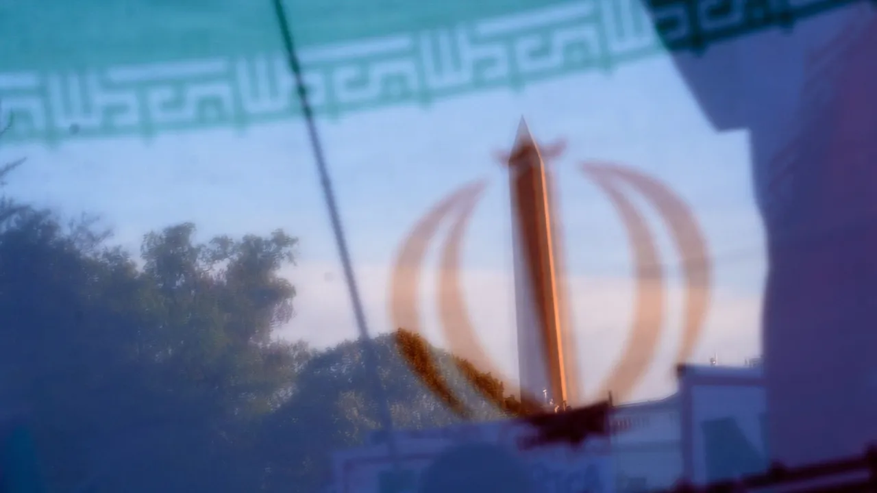 Irão ataca embarcações dos EUA em retaliação à apreensão de navio cargueiro