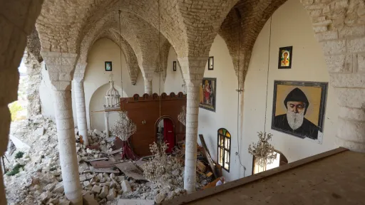 Indignação depois de soldado israelita usar martelo para destruir uma estátua de Jesus no Líbano