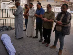 تداوم نقض آتش‌بس در غزه؛ حمله به چادرهای آوارگان و هدف‌گیری پهپادی در مرکز غزه