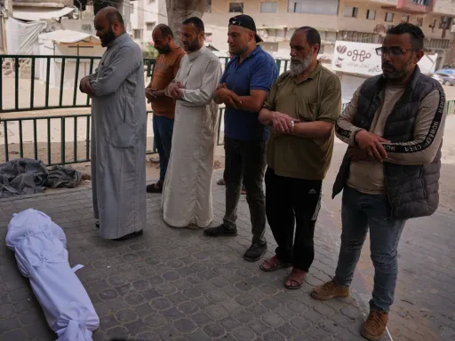 تداوم نقض آتش‌بس در غزه؛ حمله به چادرهای آوارگان و هدف‌گیری پهپادی در مرکز غزه