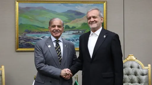 بزشكيان: أمريكا تخون الدبلوماسية.. والحصار البحري انتهاك لاتفاق وقف النار