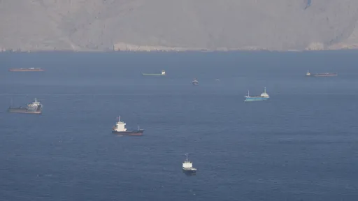 США захватили судно, Иран ответил дронами