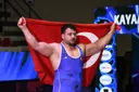 Mundësi turk Riza Kayaalp fiton medaljen e artë në Kampionatin Evropian të Mundjes