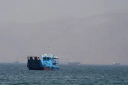 US threatens sanctions on Iran's trade facilitators