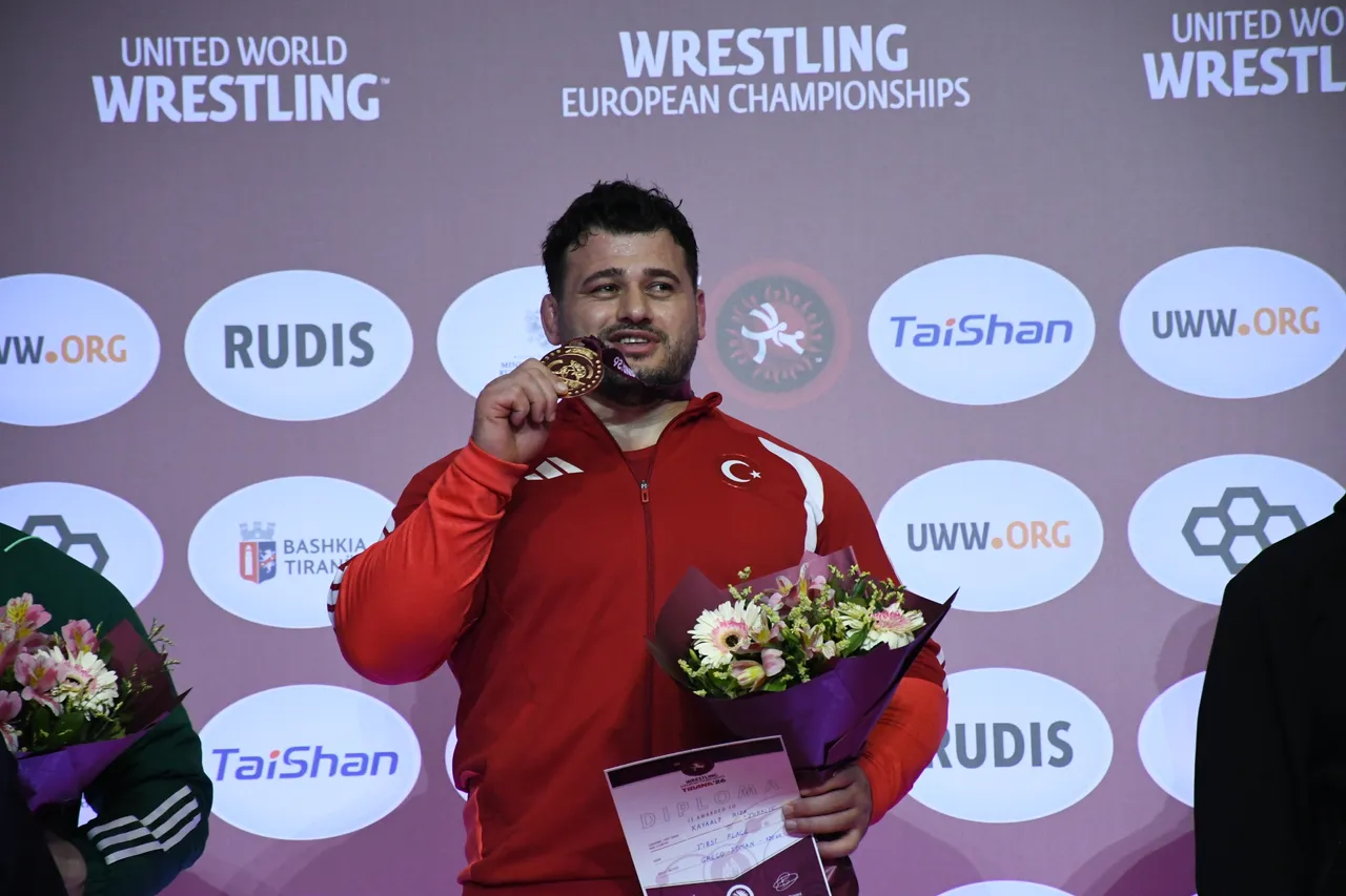 Türkiye's Riza Kayaalp clinches record 13th European gold in wrestling
