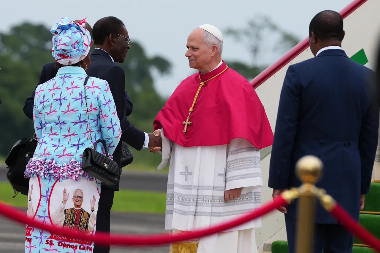 Le pape arrive en Guinée équatoriale pour la dernière étape de sa tournée en Afrique