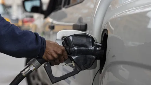 Pojeftinile sve vrste goriva u Crnoj Gori