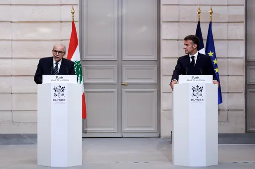 Macron urges Israel to 'renounce its territorial ambitions' in Lebanon