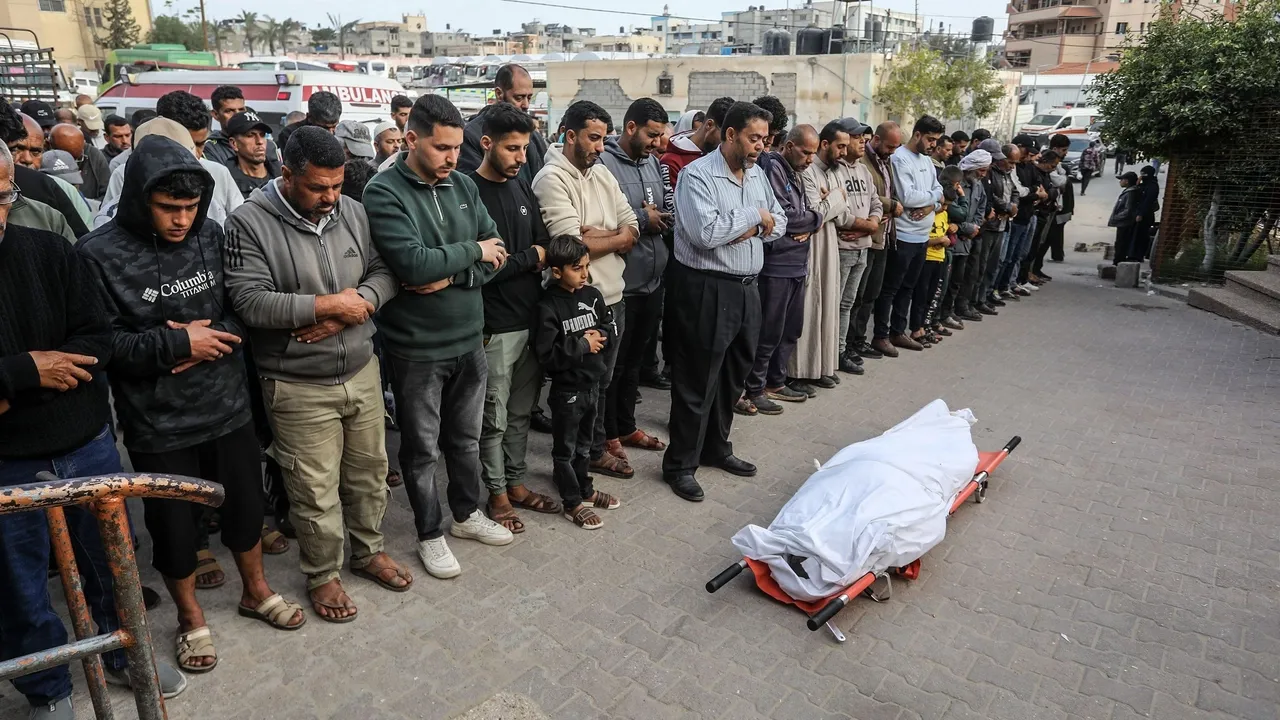 Израиль Газада үш адамды өлтірді