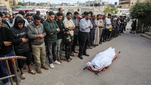 Израиль Газада үш адамды өлтірді