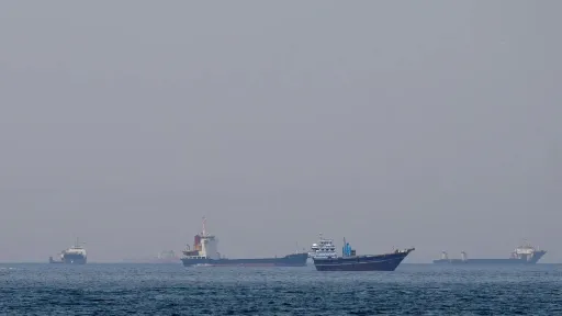 هشدار درباره پیام‌های جعلی با وعده عبور امن از تنگه هرمز