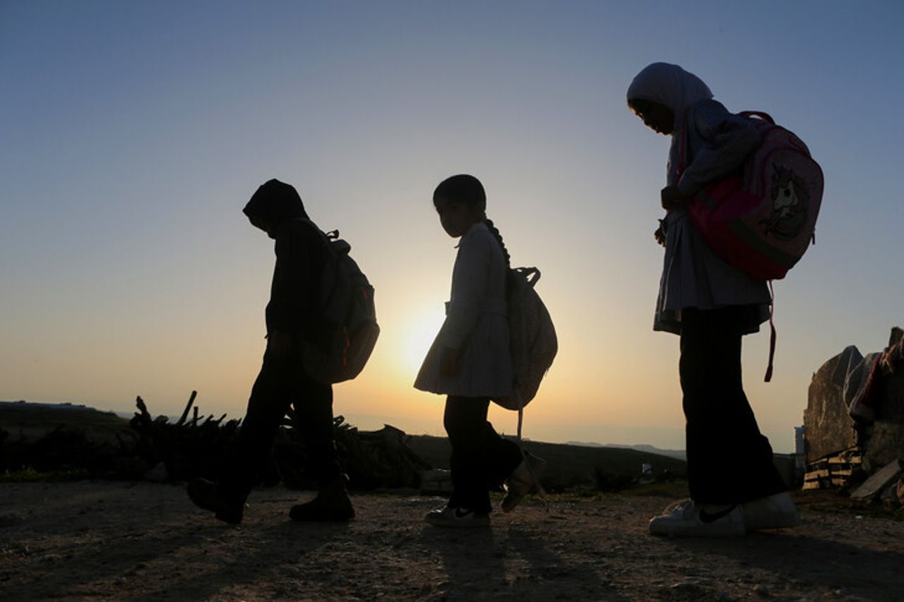 Kolonët izraelitë hapin zjarr pranë një shkolle në Bregun Perëndimor të pushtuar  dy viktima