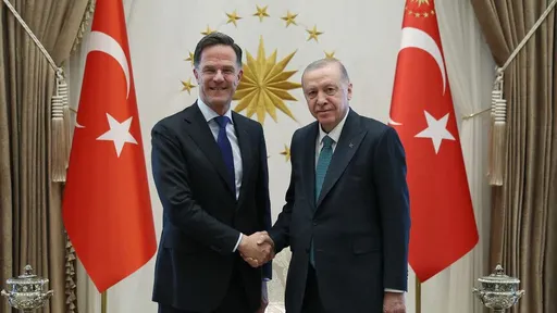 Presidenti Erdoğan pret në takim në Ankara shefin e NATO-s