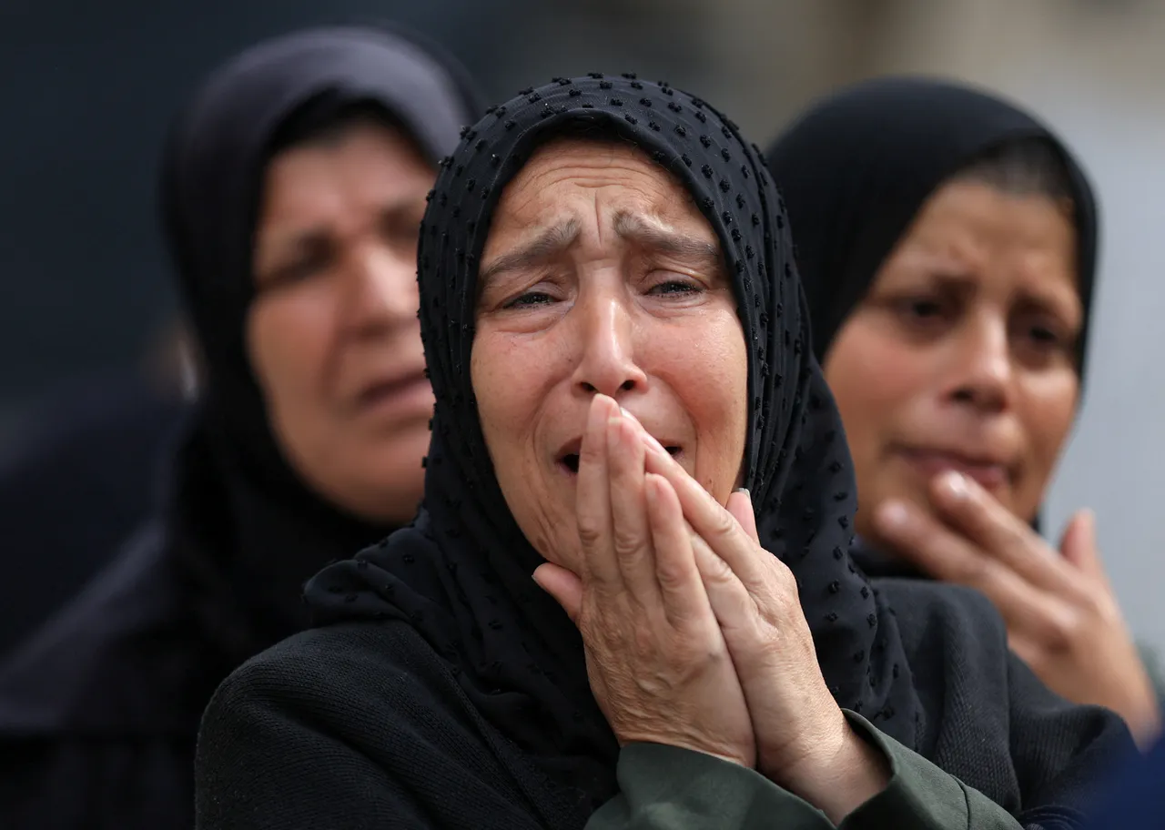 Israeli forces kill one Palestinian, wound two in Gaza despite ceasefire