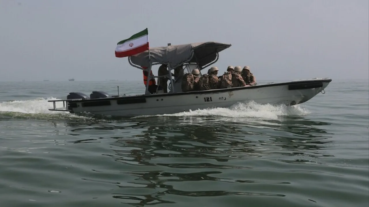 Iran saopćio da je presreo dva plovila u Hormuškom tjesnacu