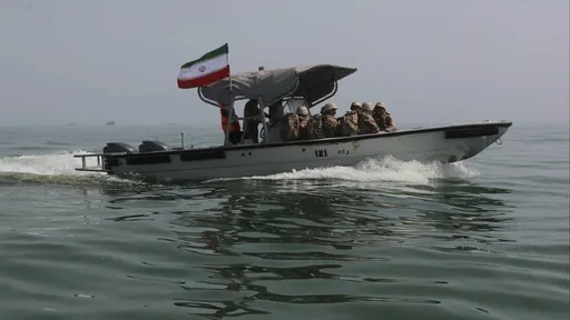 Iran saopćio da je presreo dva plovila u Hormuškom tjesnacu