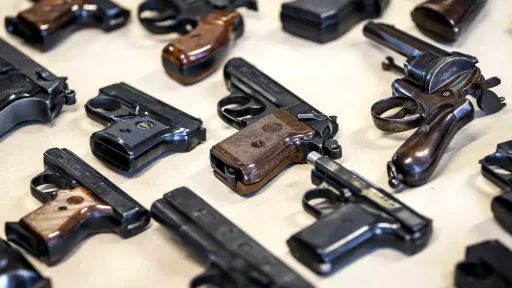 Veel onzekerheid doordat afgelopen jaren talrijke vuurwapens verdwenen zijn bij de Belgische politie