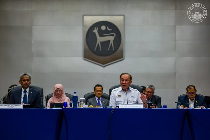 Anwar tegaskan mahu sektor perbankan jadi rakan strategik ekonomi domestik