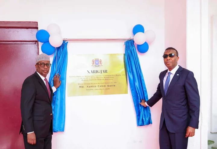 Ra’iisul Wasaare Xamsa oo daah-furay mashaariic lagu horumarinayo kaabayaasha dowladda