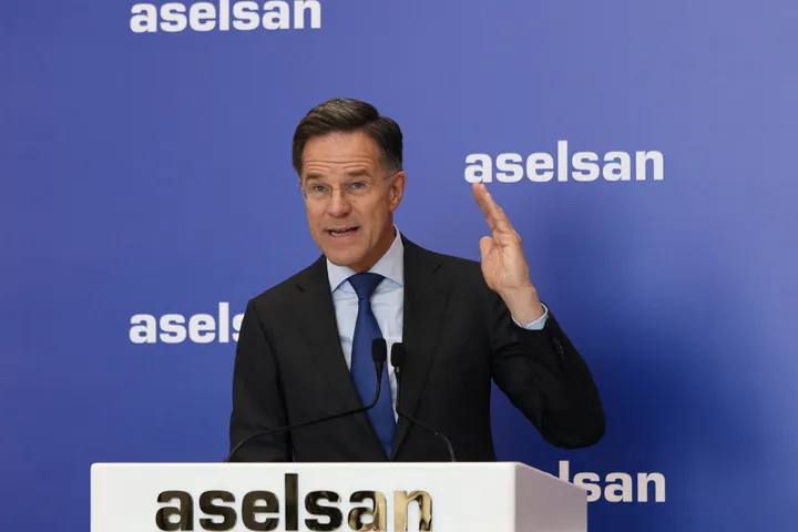 Secretario de OTAN reafirma compromiso con Türkiye y destaca su “revolución industrial en defensa”