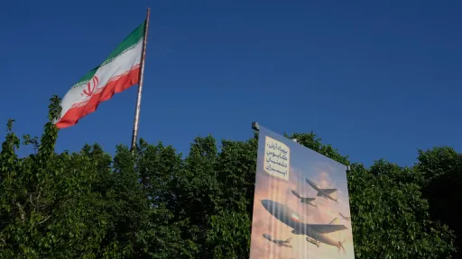 وسط تصعيد مع واشنطن.. إيران ترفض شروط ترمب وتلوّح بالرد على الحصار البحري