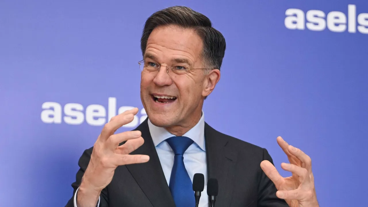 NATO ğomum särqatibe Törkiyäneñ saqlanu sänäğatendäge üseşen maqtadı