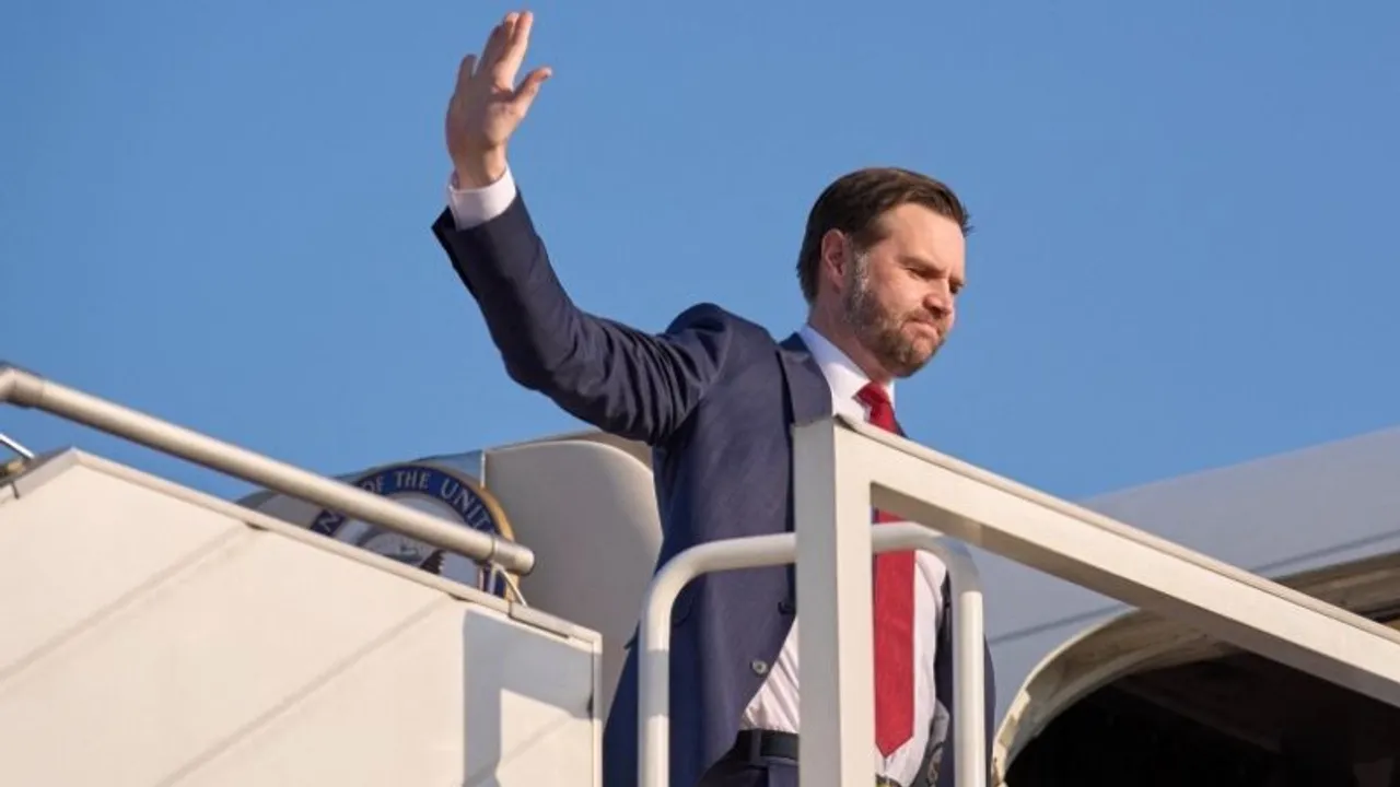 AQŞ ilbaşı urınbasarı Vênsnıñ Paqıstanğa säfäre ğamäldän çığarıldı