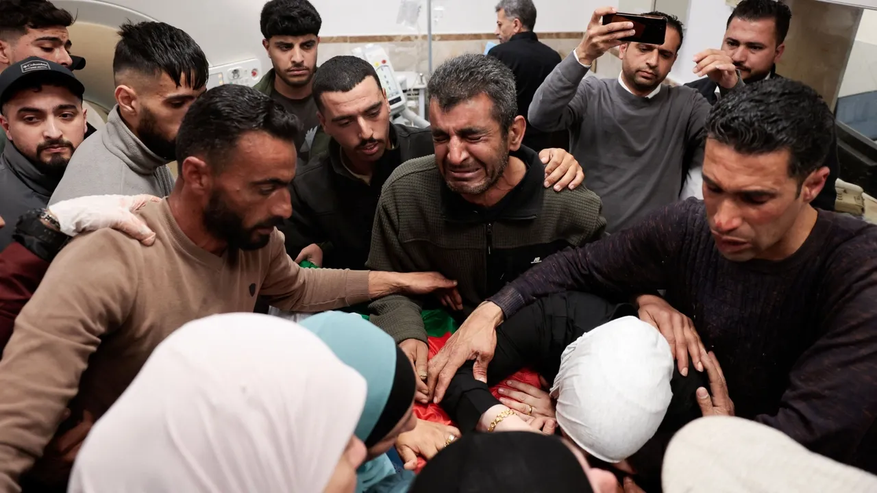 کشته شدن چهار فلسطینی از جمله دو کودک در حملات اسرائیل در کرانه باختری