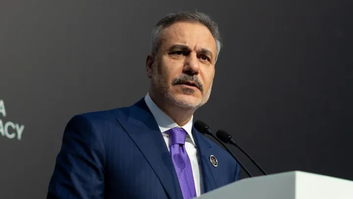 وزیر امور خارجه ترکیه فردا برای سفر رسمی دو روزه به بریتانیا می‌رود