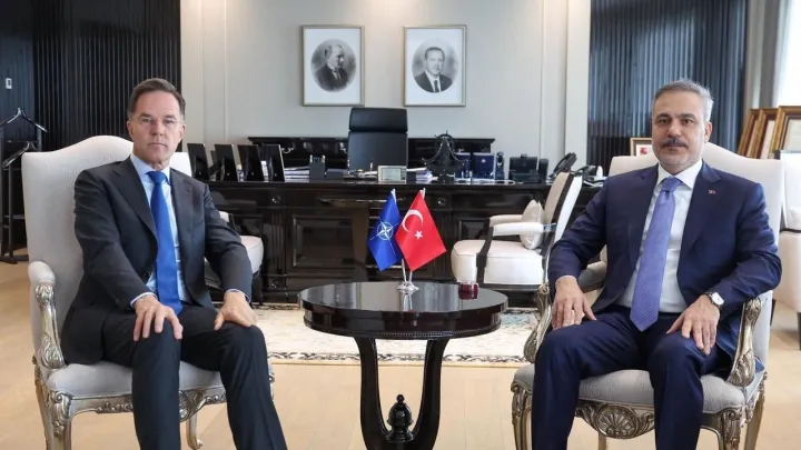 وزير الخارجية التركي يلتقي أمين عام الناتو في أنقرة