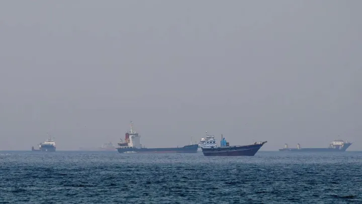 تحركات دولية لإعادة فتح هرمز.. وترمب: إيران تريد بقاءه مفتوحاً لتحقيق مكاسب مالية