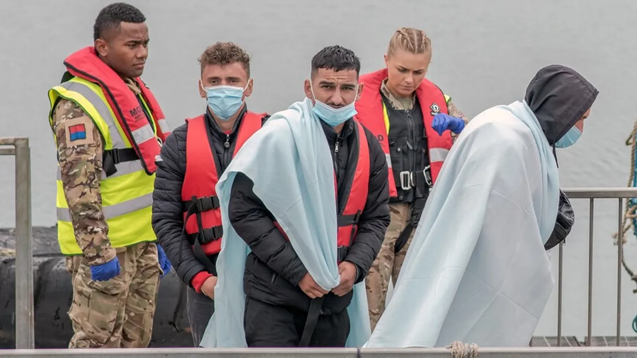 Dogovor Londona i Pariza: 900 miliona dolara za zaustavljanje migranata na Lamanšu