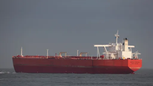 США перехватили иранские танкеры в Азии