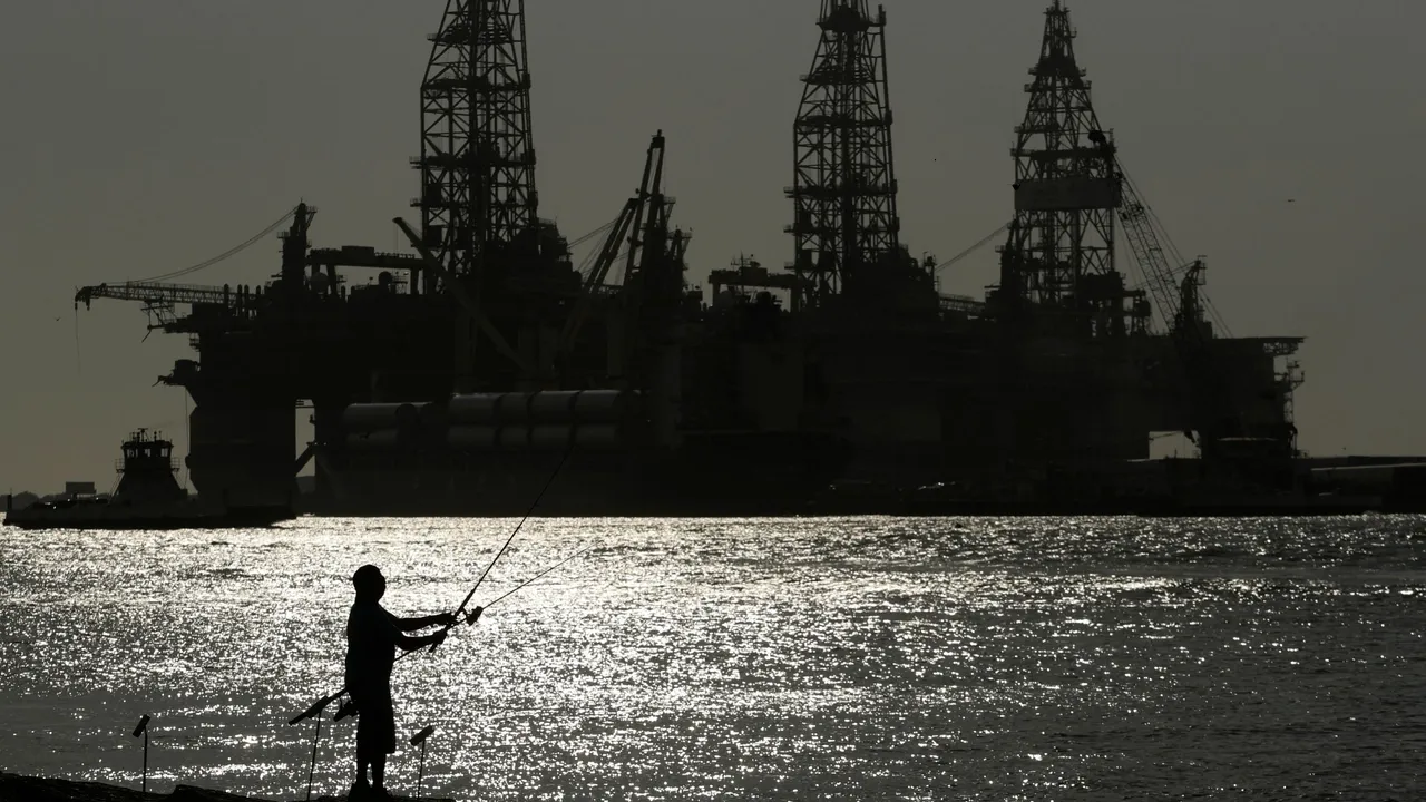 Sierra Leone signs $225 million offshore oil agreement with Nigeria's Marginal Energy