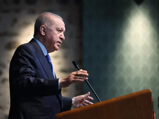Erdoğan: Ndjekim procesin me optimizëm pavarësisht përpjekjeve të për të rindezur luftën